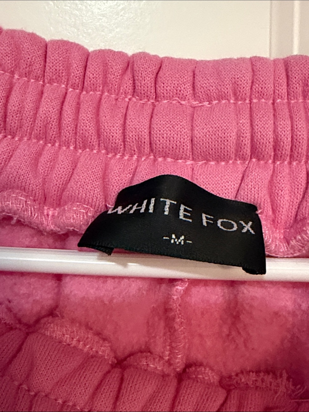 White Fox Season Pink Hoodie & Jogger Set
Hoodie Size M/L | Joggers Size M - Picture 5 of 5